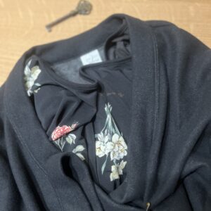 Coccola: a volte ritornano. Liseuse in cashmere e viscosa e maglia